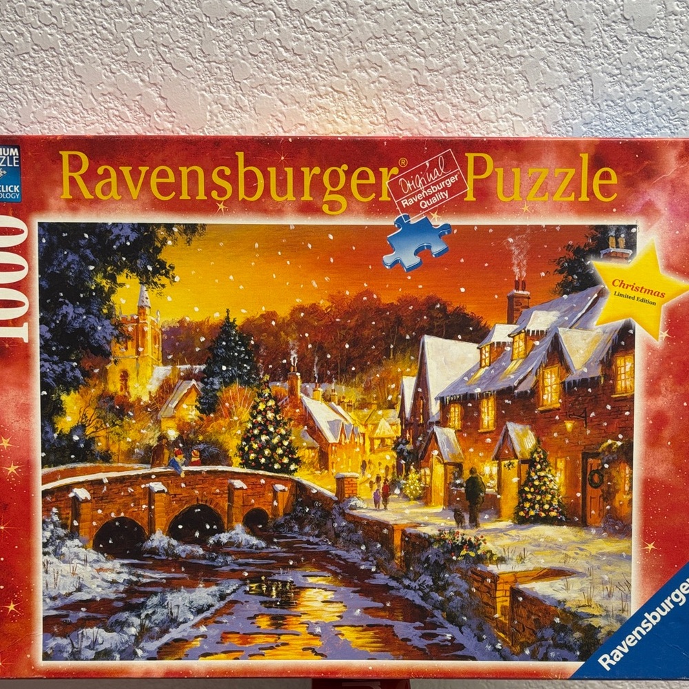 Ravensburger 1000 piece Christmas puzzle, limited edition